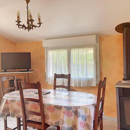 بيت للعطل Maison Paisible Proche De La Avec Jardin Et Equipements Complets - Fr-1-361-491 *