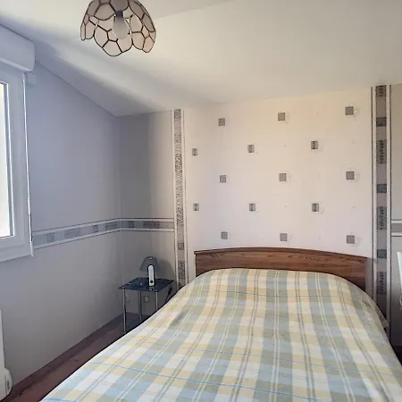 بيت للعطل Maison Paisible Proche De La Avec Jardin Et Equipements Complets - Fr-1-361-491 *
