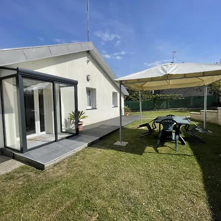 Maison Paisible Proche De La Avec Jardin Et Equipements Complets - Fr-1-361-491 펜션