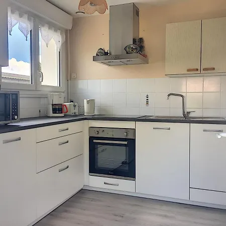 Maison Paisible Proche De La Avec Jardin Et Equipements Complets - Fr-1-361-491 *