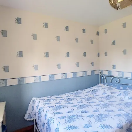 Maison Paisible Proche De La Avec Jardin Et équipements Complets - Fr-1-361-491