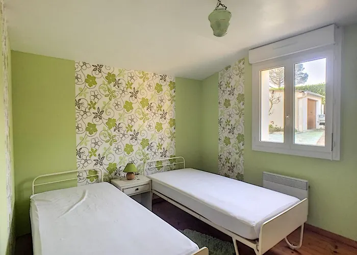 Maison Paisible Proche De La Avec Jardin Et Equipements Complets - Fr-1-361-491 度假居 *