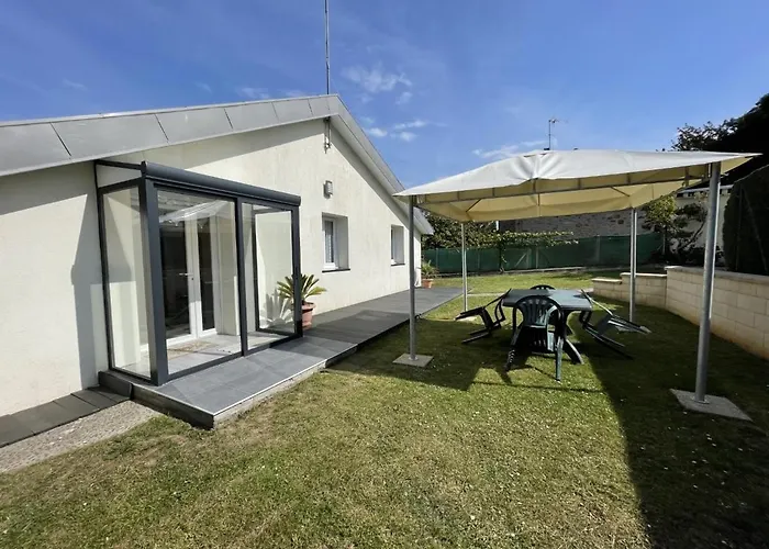 Maison Paisible Proche De La Avec Jardin Et Equipements Complets - Fr-1-361-491 度假居