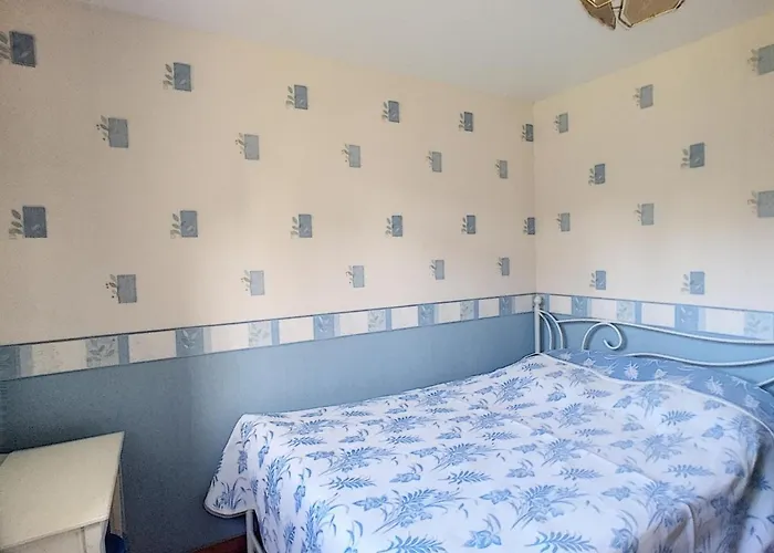 Maison Paisible Proche De La Avec Jardin Et Equipements Complets - Fr-1-361-491